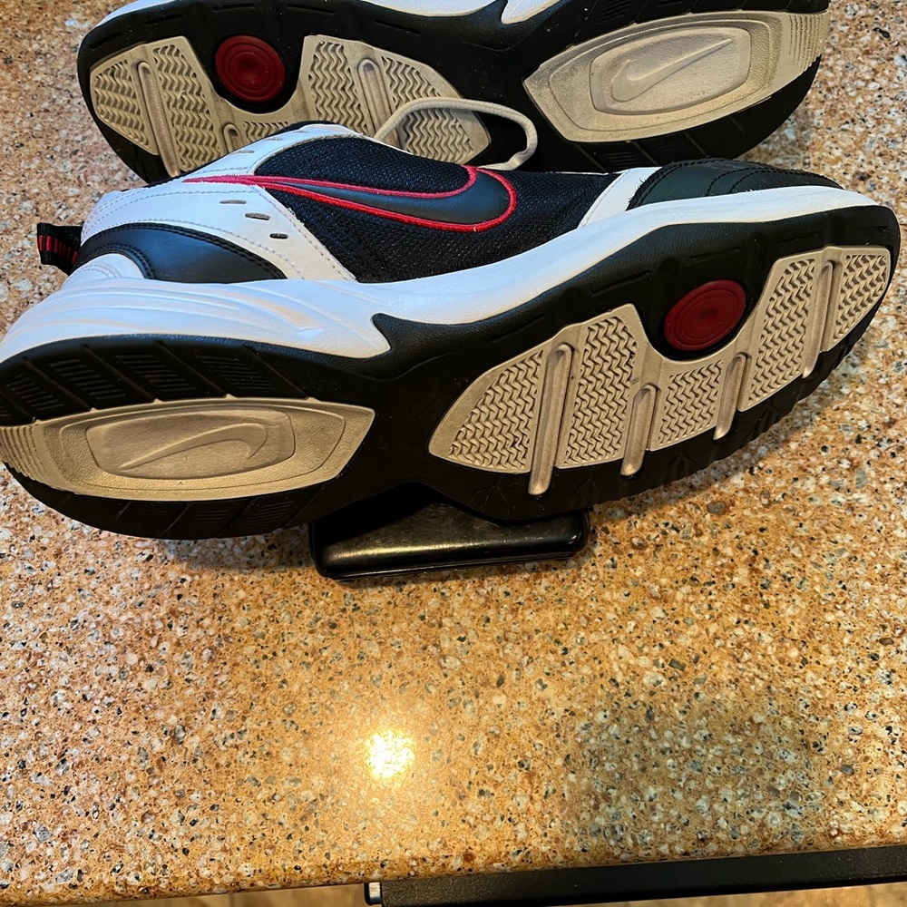 Nike Men's Nike Air Monarch White Black Red Athletic Sneakers - Picture 5 of 6